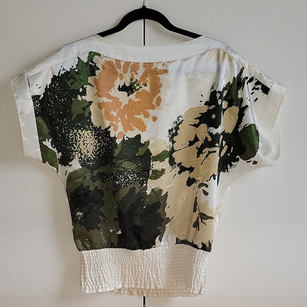Suzy Shier Short Sleeve Flowered Blouse